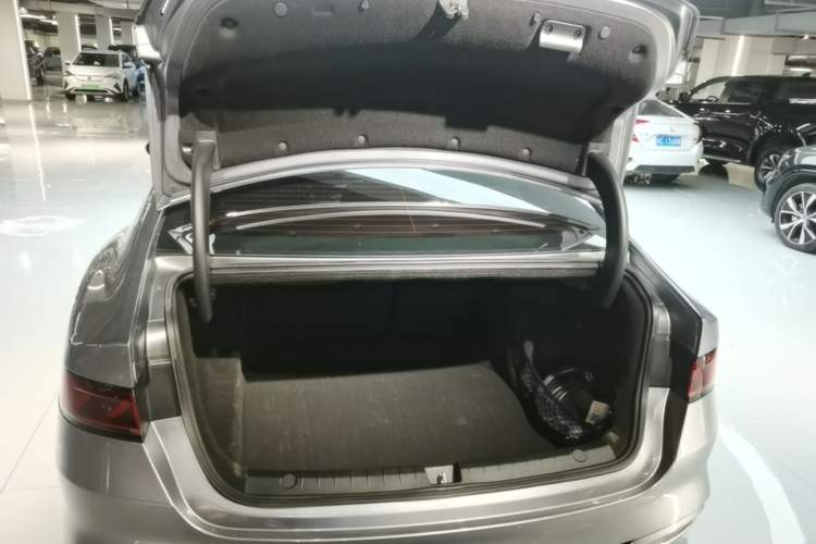 Used BYD Qin PLUS 2023 Champion Edition DM-i 120KM Leading Model Trunk