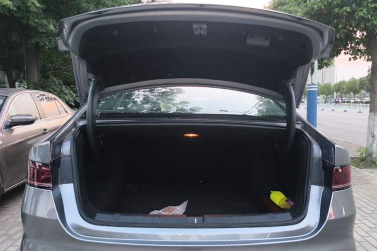 Used BYD Qin PLUS 2023 Champion Edition DM-i 55KM Leading Model Trunk