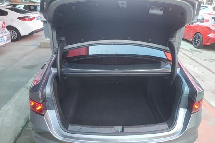 Used BYD Qin PLUS 2023 Champion Edition DM-i 120KM Leading Model Trunk