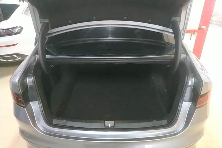 Used BYD Qin PLUS 2023 Champion Edition DM-i 55KM Leading Model Trunk