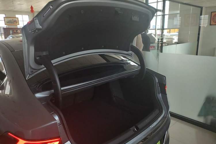 Used BYD Qin PLUS 2023 Champion Edition DM-i 55KM Leading Model Trunk