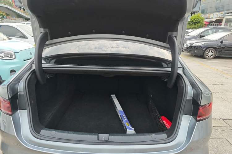 Used BYD Qin PLUS 2023 Champion Edition DM-i 55KM Leading Model Trunk