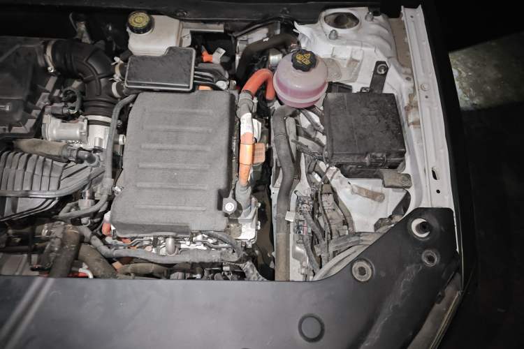 Used BYD Qin PLUS 2023 Champion Edition DM-i 120KM Excellence Model Engine Bay Left