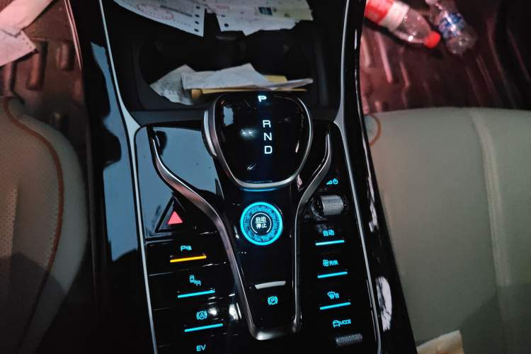 Used BYD Qin PLUS 2023 Champion Edition DM-i 120KM Excellence Model Gear Lever