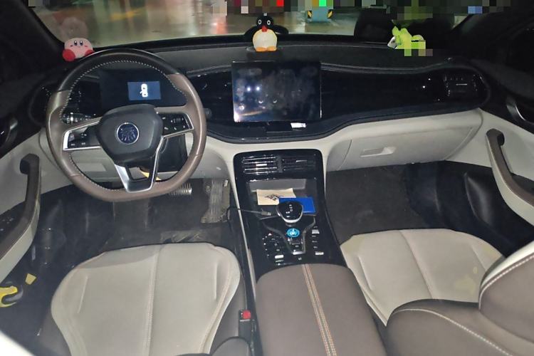 Used BYD Qin PLUS 2023 Champion Edition DM-i 55KM Leading Model Interior 2