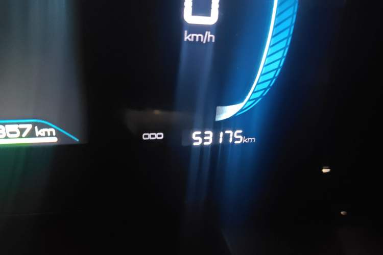 Used BYD Qin PLUS 2023 Champion Edition DM-i 120KM Excellence Model Odometer Close Up