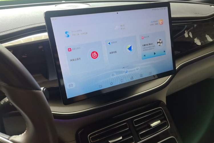 Used BYD Qin PLUS 2023 Champion Edition DM-i 120KM Excellence Model Audio And AC Panel