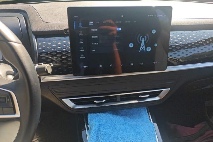 Used BYD Qin PLUS 2023 EV 510KM Travel Edition Audio And AC Panel