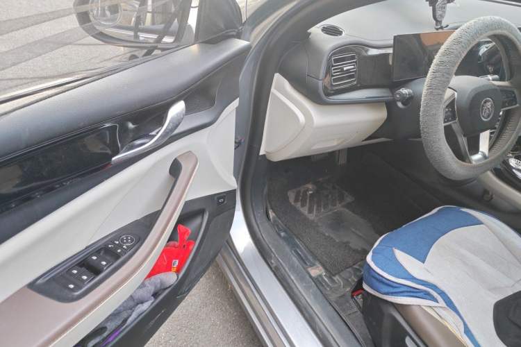 Used BYD Qin PLUS 2023 Champion Edition DM-i 55KM Leading Model Driver Seat