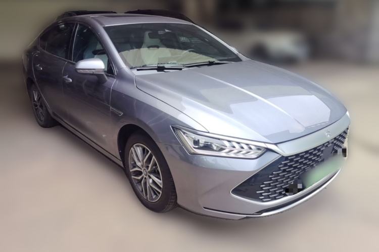 Used BYD Qin PLUS 2023 Champion Edition DM-i 120KM Excellence Model Front Right 45 Deg