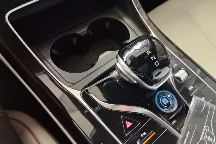 Used BYD Qin PLUS 2023 Champion Edition DM-i 120KM Excellence Model Gear Lever