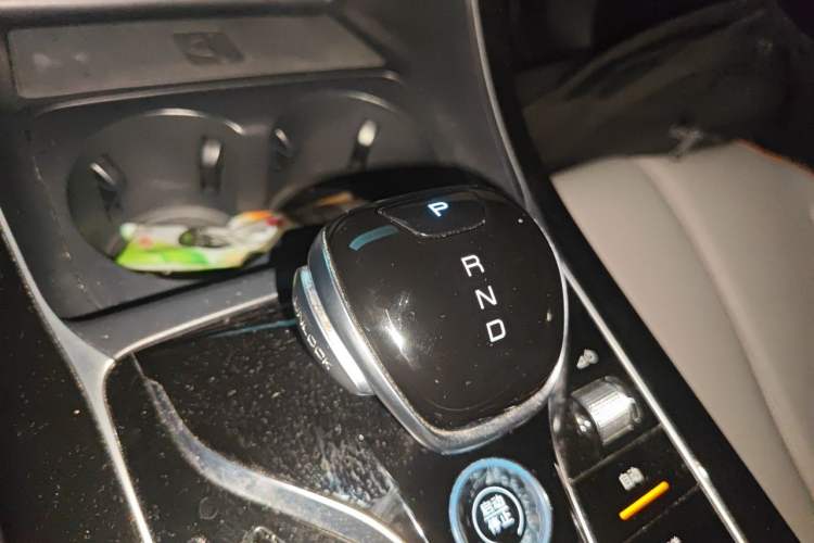 Used BYD Qin PLUS 2023 Champion Edition DM-i 55KM Superior Model Gear Lever