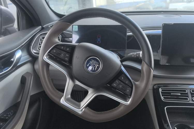 Used BYD Qin PLUS 2023 Champion Edition EV 420KM Superior Model Steering Wheel