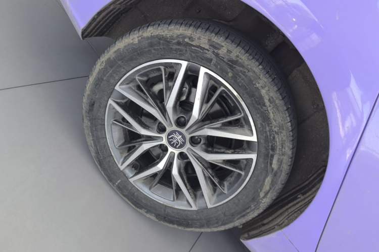 Used BYD Qin PLUS 2023 Champion Edition EV 420KM Leading Model Right Rear Wheel Hub