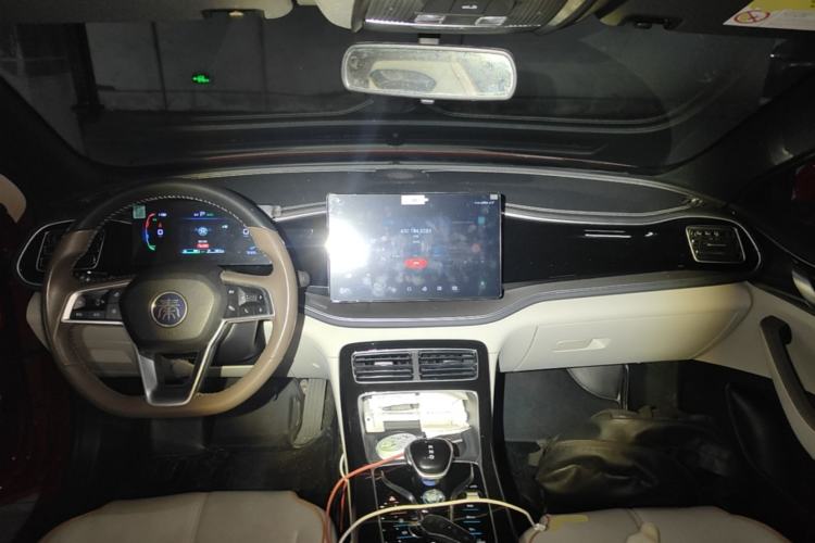 Used BYD Qin PLUS 2023 Champion Edition DM-i 120KM Beyond Model Center Console