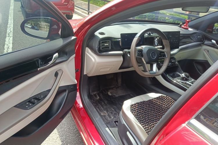 Used BYD Qin PLUS 2023 Champion Edition DM-i 55KM Leading Model Driver Seat