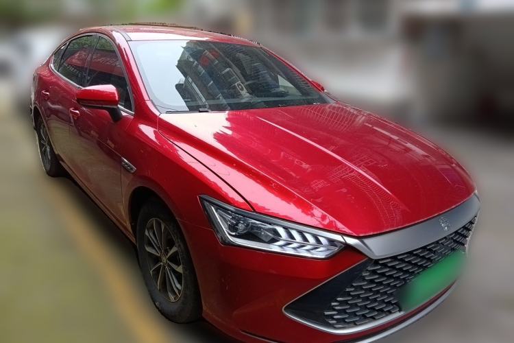 Used BYD Qin PLUS 2023 Champion Edition DM-i 55KM Leading Model Front Right 45 Deg