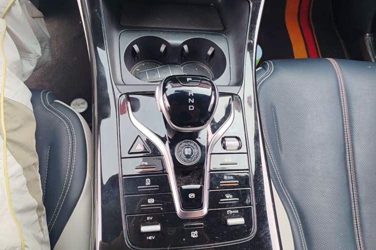 Used BYD Qin PLUS 2023 Champion Edition DM-i 55KM Leading Model Gear Lever
