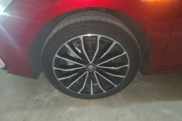Used BYD Qin PLUS 2023 Champion Edition EV 610KM Excellence Model Left Front Wheel Hub