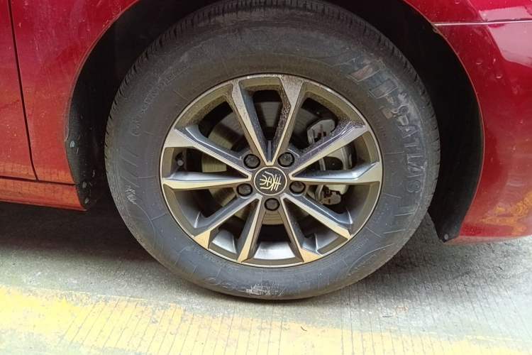 Used BYD Qin PLUS 2023 Champion Edition DM-i 55KM Leading Model Right Front Wheel Hub