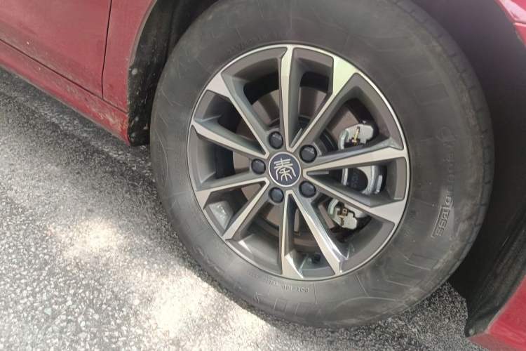 Used BYD Qin PLUS 2023 Champion Edition DM-i 55KM Leading Model Right Front Wheel Hub