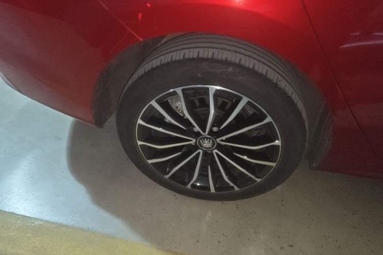 Used BYD Qin PLUS 2023 Champion Edition EV 610KM Excellence Model Right Rear Wheel Hub
