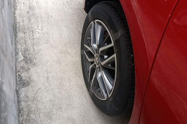 Used BYD Qin PLUS 2023 Champion Edition DM-i 120KM Excellence Model Right Rear Wheel Hub