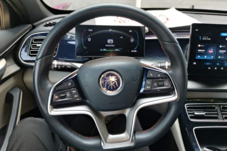 Used BYD Qin PLUS 2023 Champion Edition EV 510KM Leading Model Steering Wheel