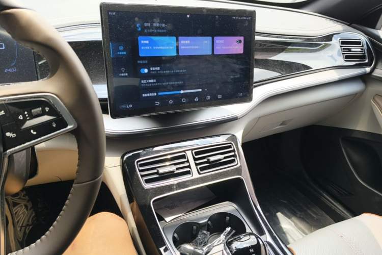 Used BYD Qin PLUS 2023 Champion Edition DM-i 120KM Beyond Model Audio And AC Panel