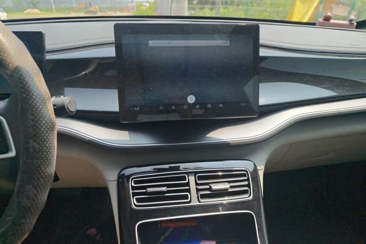 Used BYD Qin PLUS 2023 Champion Edition DM-i 120KM Leading Model Audio And AC Panel