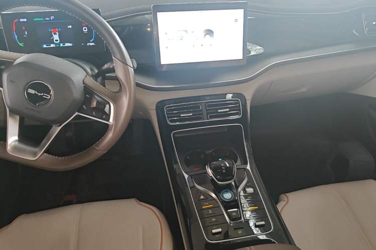 Used BYD Qin PLUS 2023 Champion Edition DM-i 55KM Superior Model Audio And AC Panel