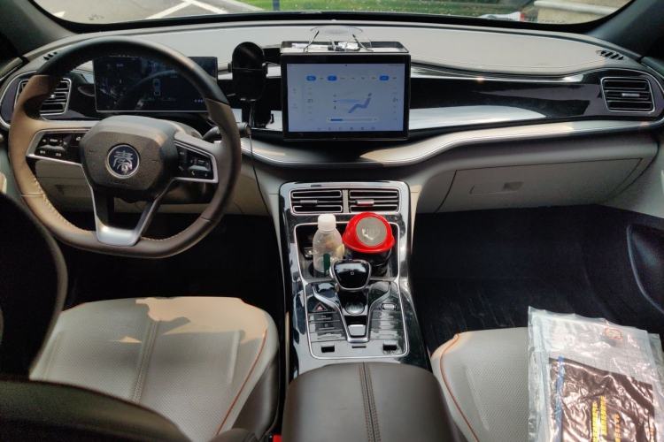 Used BYD Qin PLUS 2023 Champion Edition DM-i 120KM Leading Model Center Console