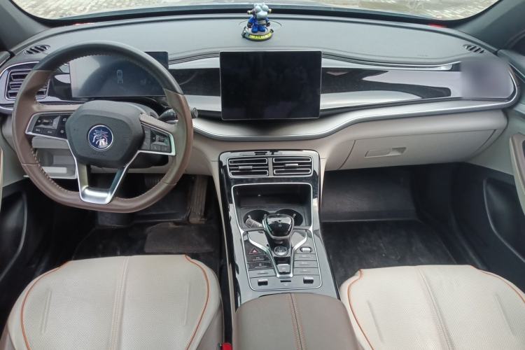 Used BYD Qin PLUS 2023 Champion Edition DM-i 55KM Superior Model Center Console