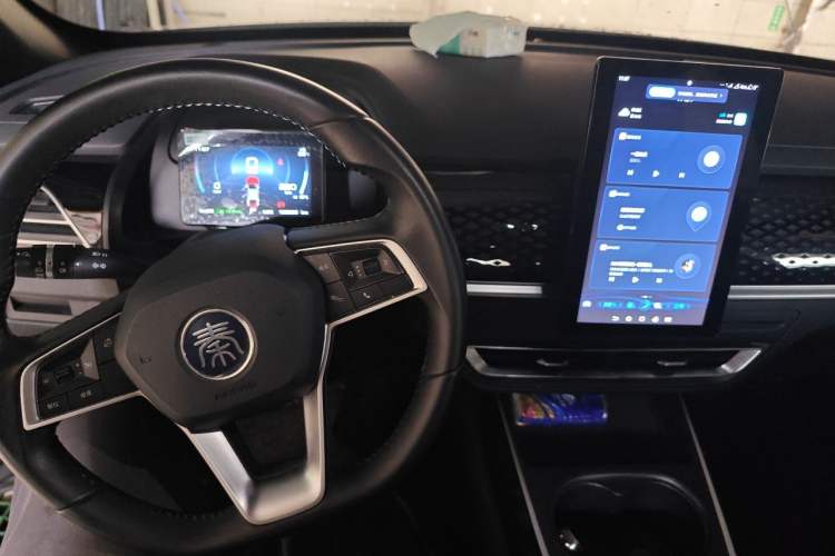 Used BYD Qin PLUS 2023 EV 510KM Travel Edition Center Console