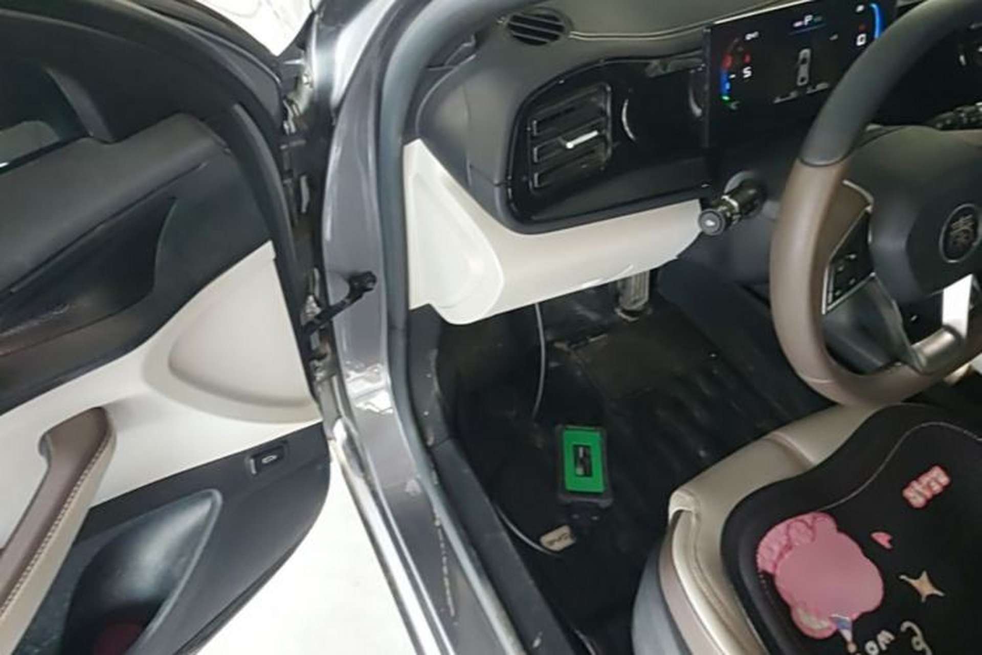 Used BYD Qin PLUS 2023 Champion Edition DM-i 55KM Leading Model Driver Seat