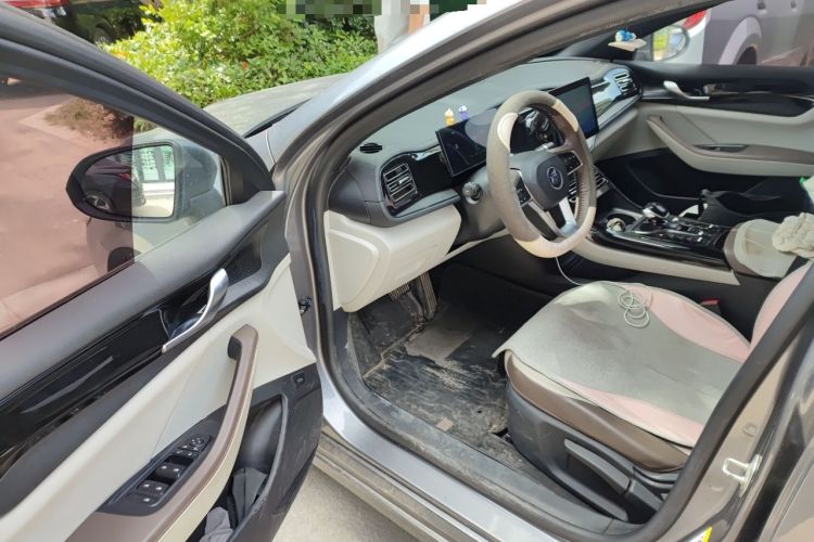 Used BYD Qin PLUS 2023 Champion Edition DM-i 55KM Leading Model Driver Seat