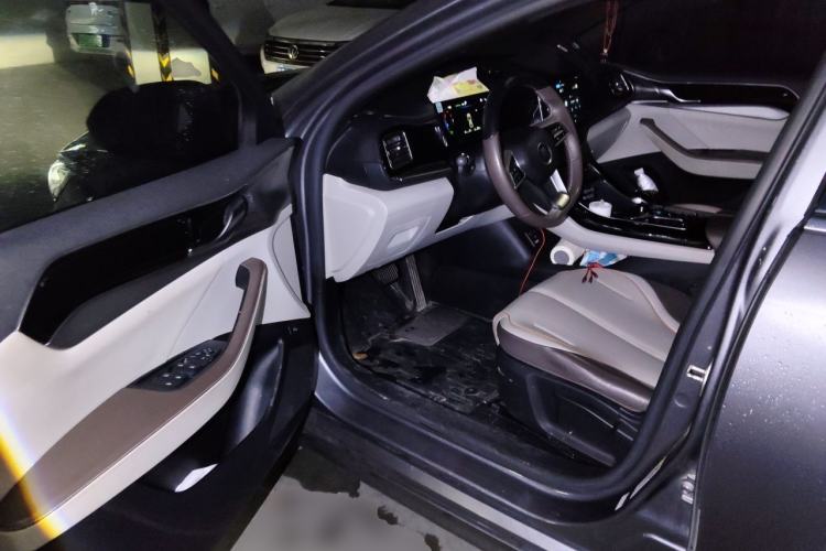 Used BYD Qin PLUS 2023 Champion Edition DM-i 120KM Leading Model Driver Seat