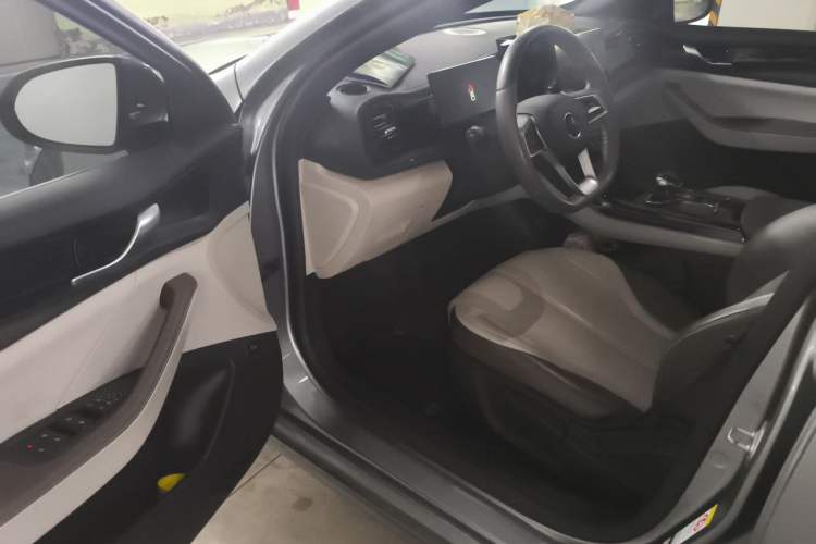 Used BYD Qin PLUS 2023 Champion Edition DM-i 55KM Leading Model Driver Seat