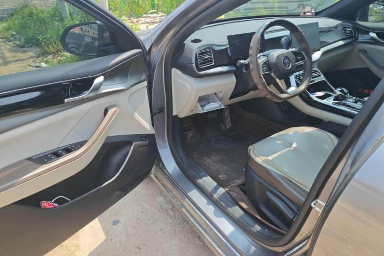 Used BYD Qin PLUS 2023 Champion Edition DM-i 120KM Leading Model Driver Seat