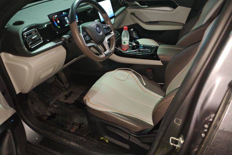 Used BYD Qin PLUS 2023 Champion Edition EV 420KM Leading Model Driver Seat