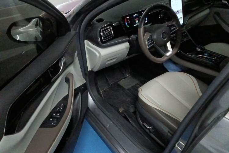 Used BYD Qin PLUS 2023 Champion Edition DM-i 55KM Superior Model Driver Seat
