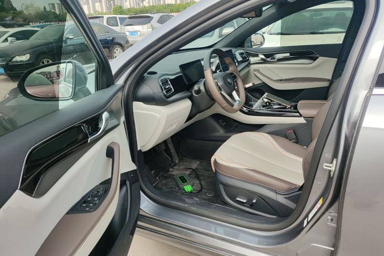 Used BYD Qin PLUS 2023 Champion Edition DM-i 55KM Superior Model Driver Seat