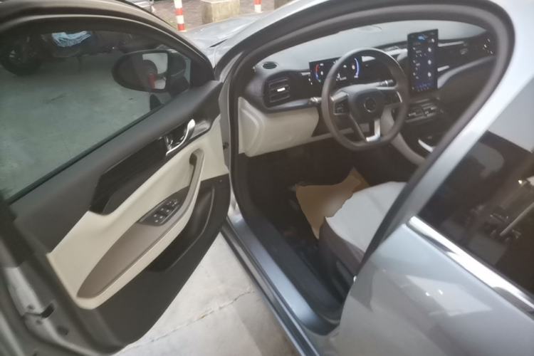 Used BYD Qin PLUS 2023 Champion Edition DM-i 55KM Leading Model Driver Seat
