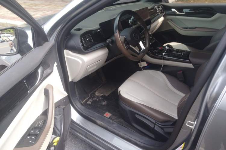 Used BYD Qin PLUS 2023 Champion Edition DM-i 55KM Leading Model Driver Seat