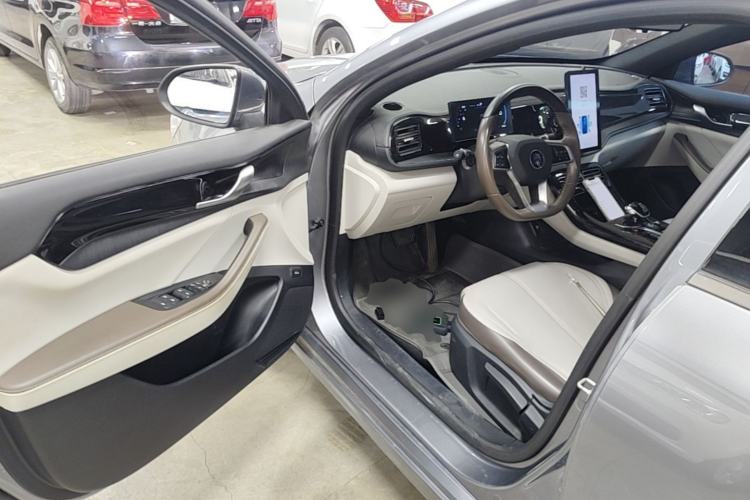 Used BYD Qin PLUS 2023 Champion Edition DM-i 55KM Leading Model Driver Seat