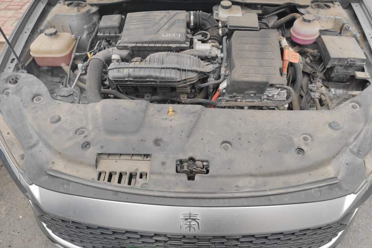 Used BYD Qin PLUS 2023 Champion Edition DM-i 120KM Leading Model Engine Bay