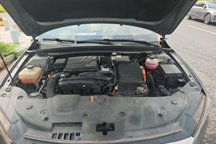 Used BYD Qin PLUS 2023 Champion Edition DM-i 120KM Leading Model Engine Bay
