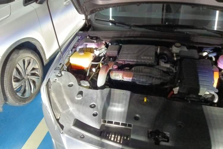 Used BYD Qin PLUS 2023 Champion Edition DM-i 55KM Superior Model Engine Bay Right