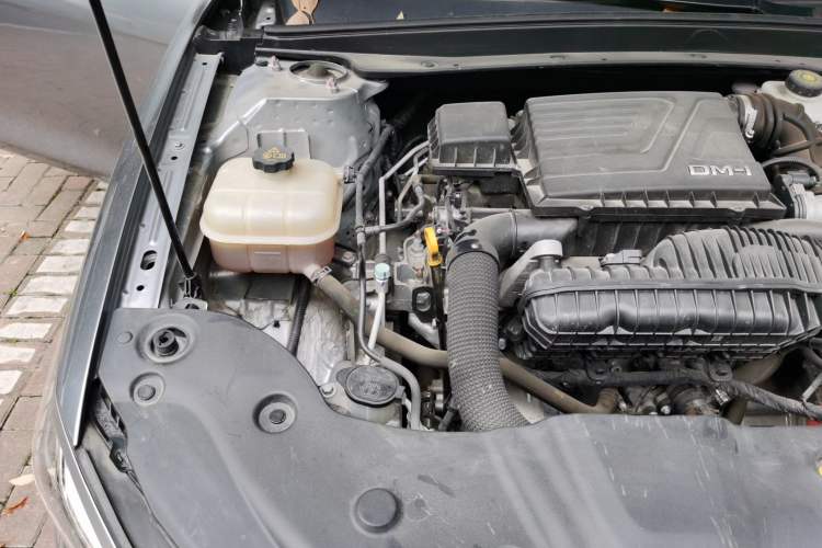 Used BYD Qin PLUS 2023 Champion Edition DM-i 120KM Beyond Model Engine Bay Right