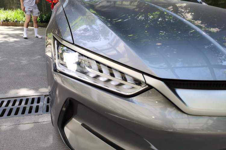 Used BYD Qin PLUS 2023 Champion Edition EV 420KM Leading Model Exterior 6